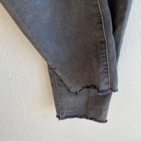 Madewell 9” Mid Rise Boho Washed Grey Essential Skinny Raw Hem Jeans - Picture 7 of 12